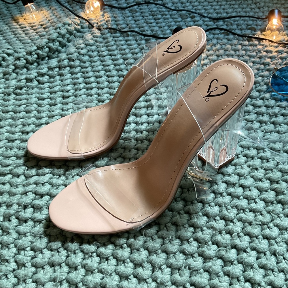 NWT clear Windsor heels